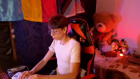 Matt independent model  online show from 10.08.25