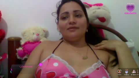 Snapshot of thequeenbella chatting on 09.22.25 bella saritta online show from 09.22.25