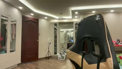 Snapshot of therealcamilabaddie chatting on 11.18.25 therealcamilabaddie online show from 11.18.25