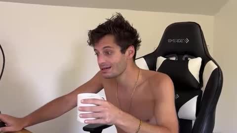 Snapshot of therealdylansdick chatting on 10.19.25 therealdylansdick online show from 10.19.25