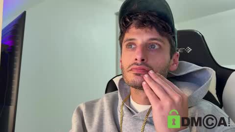 Snapshot of therealdylansdick chatting on 11.08.25 therealdylansdick online show from 11.08.25