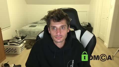 Snapshot of therealdylansdick chatting on 11.24.25 therealdylansdick online show from 11.24.25