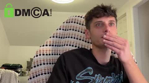 Snapshot of therealdylansdick chatting on 11.25.25 therealdylansdick online show from 11.25.25