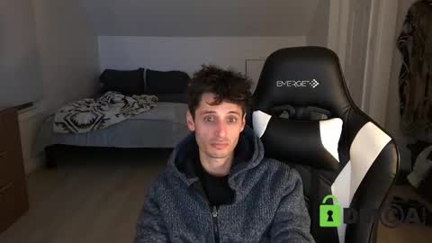 Snapshot of therealdylansdick chatting on 12.15.25 therealdylansdick online show from 12.15.25