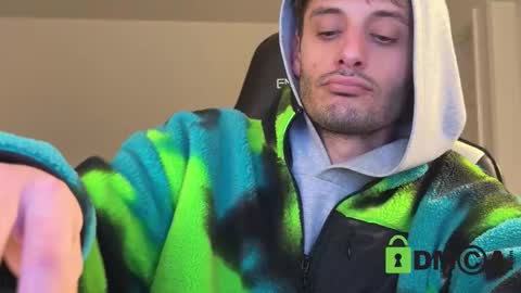 Snapshot of therealdylansdick chatting on 12.20.25 therealdylansdick online show from 12.20.25