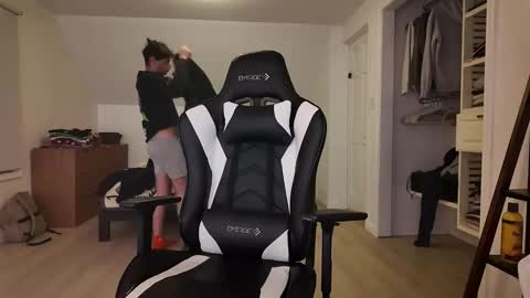 Snapshot of therealdylansdick chatting on 02.15.26 therealdylansdick online show from 02.15.26