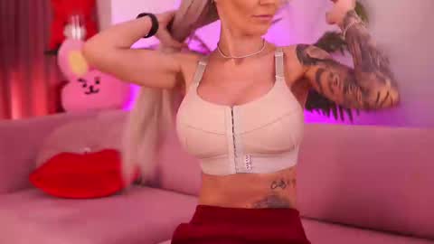 Deea  online show from 02.28.25