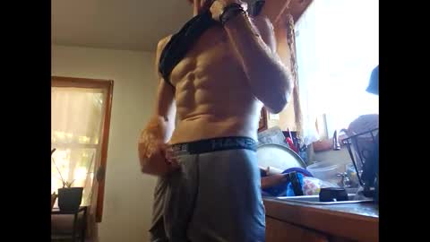 Snapshot of therizzler_1_of_1 chatting on 10.08.25 therizzler_1_of_1 online show from 10.08.25