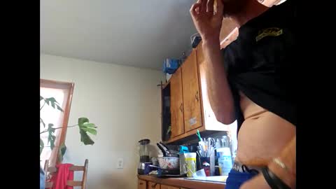 Snapshot of therizzler_1_of_1 chatting on 11.30.25 therizzler_1_of_1 online show from 11.30.25