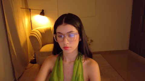 Snapshot of therose_mar chatting on 03.18.26 Mar online show from 03.18.26