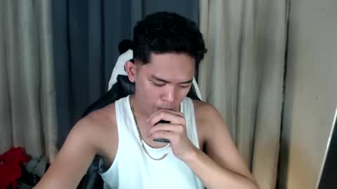 Snapshot of thesexualizer chatting on 01.08.25 jae online show from 01.08.25