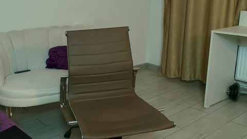 Snapshot of thetopalex chatting on 02.08.26 TheTopAlex online show from 02.08.26