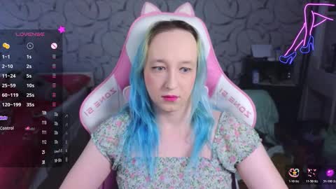 Snapshot of thetrixy chatting on 11.10.25 The Great And Powerful Trixie online show from 11.10.25