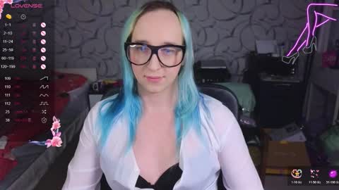 Snapshot of thetrixy chatting on 11.13.25 The Great And Powerful Trixie online show from 11.13.25