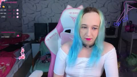 Snapshot of thetrixy chatting on 11.20.25 The Great And Powerful Trixie online show from 11.20.25