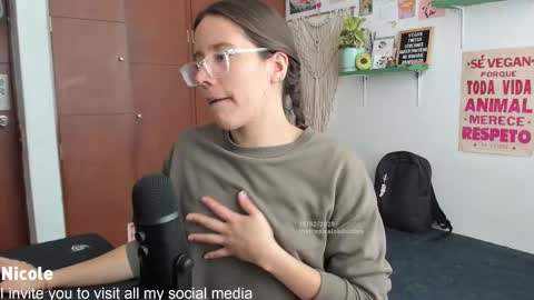 Snapshot of thetropicalseduction chatting on 02.18.25 Nicole online show from 02.18.25