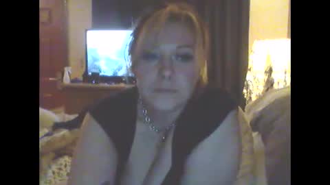 Snapshot of theunbound07 chatting on 10.12.25 theunbound07 online show from 10.12.25