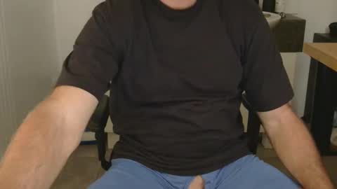 Snapshot of theuncutsussie chatting on 02.27.26 Theuncutaussie online show from 02.27.26