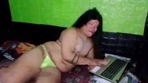 Snapshot of thewildtop chatting on 01.04.25 chubbysweetsexybitch online show from 01.04.25