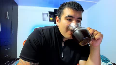 Snapshot of thiago_cp01 chatting on 11.28.25 Thiago online show from 11.28.25