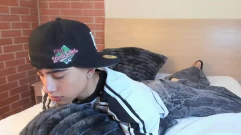 Snapshot of thiago_dv chatting on 07.18.26 Thiago online show from 07.18.26
