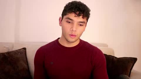 Snapshot of thiago_l chatting on 03.05.25 Just Thiago online show from 03.05.25