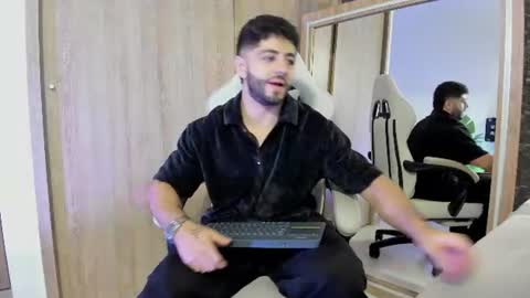 Snapshot of thiago_moretti chatting on 07.12.26 THIAGO online show from 07.12.26