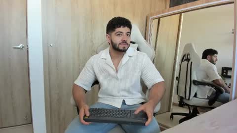 Snapshot of thiago_moretti chatting on 07.14.26 THIAGO online show from 07.14.26