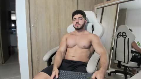 Snapshot of thiago_moretti chatting on 07.22.26 THIAGO online show from 07.22.26