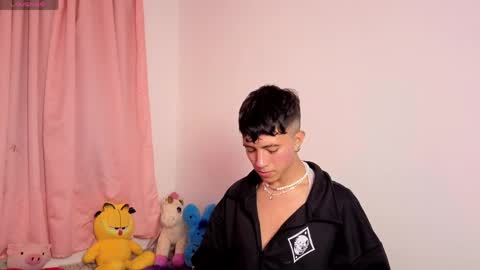 Snapshot of thiago_n_sam chatting on 04.08.26 thiago_n_sam online show from 04.08.26