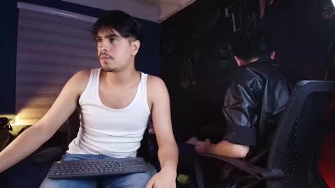 Snapshot of thiago_rockwell chatting on 12.18.25 Thiago online show from 12.18.25