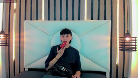 thiago_twink38 online show from 04.23.26