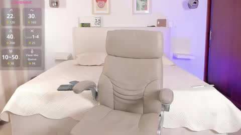 Snapshot of thiago_winteer chatting on 10.31.25 Thiago Winteer online show from 10.31.25