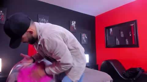 Thia Gomez online show from 11.22.25