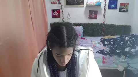 Snapshot of thiana_horny chatting on 06.16.26 thiana_horny online show from 06.16.26
