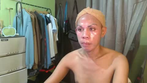 Snapshot of thick_bigcock13 chatting on 10.23.25 gil online show from 10.23.25