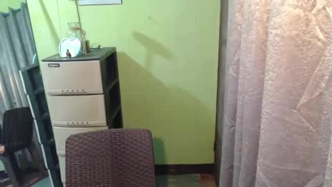 Snapshot of thick_bigcock13 chatting on 12.04.25 gil online show from 12.04.25