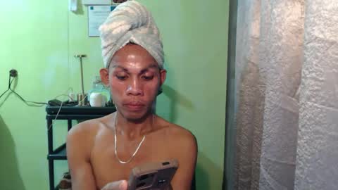 Snapshot of thick_bigcock13 chatting on 03.05.26 gil online show from 03.05.26