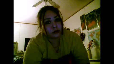 Snapshot of thickassazn93 chatting on 12.13.24 thickassazn93 online show from 12.13.24