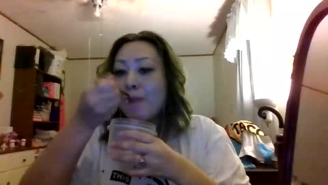 Snapshot of thickassazn93 chatting on 11.18.25 thickassazn93 online show from 11.18.25