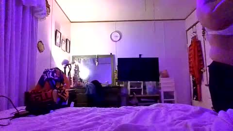 Snapshot of thickassazn93 chatting on 12.16.25 thickassazn93 online show from 12.16.25