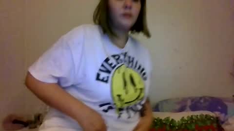 Snapshot of thickassazn93 chatting on 01.14.26 thickassazn93 online show from 01.14.26