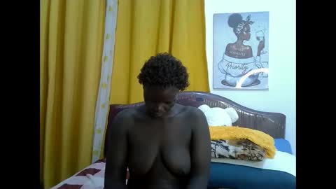 Snapshot of thickassvillageebony chatting on 03.11.26 thickassvillageebony online show from 03.11.26