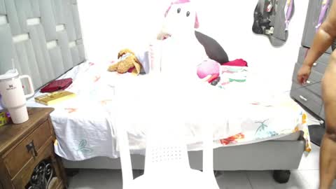 Snapshot of thickebonymilf chatting on 05.16.26 XIOMARA online show from 05.16.26