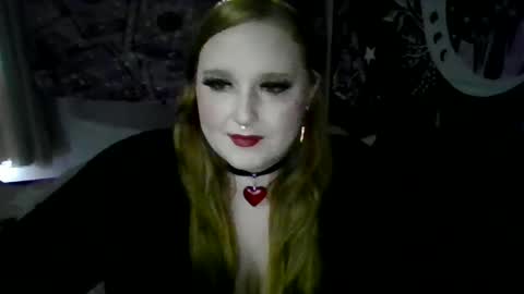 Snapshot of thickgingergoddess chatting on 10.30.25 Ariel online show from 10.30.25