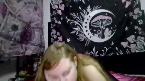 Snapshot of thickgingergoddess chatting on 12.20.25 Ariel online show from 12.20.25