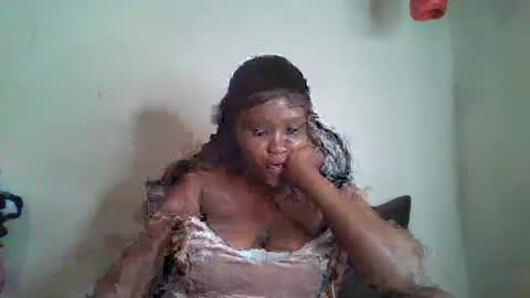 Snapshot of thickianababe chatting on 01.05.25 thickianababe online show from 01.05.25