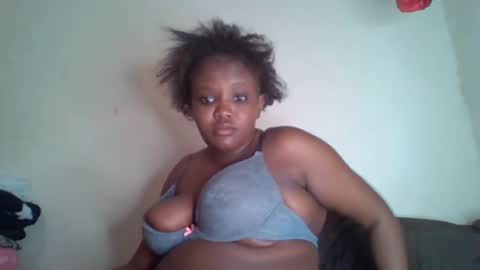 Snapshot of thickianababe chatting on 01.05.25 thickianababe online show from 01.05.25