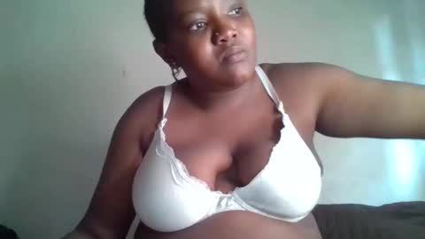 Snapshot of thickianababe chatting on 02.04.25 thickianababe online show from 02.04.25