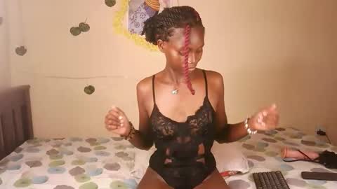 Snapshot of thickiie chatting on 04.04.26 thickiie online show from 04.04.26